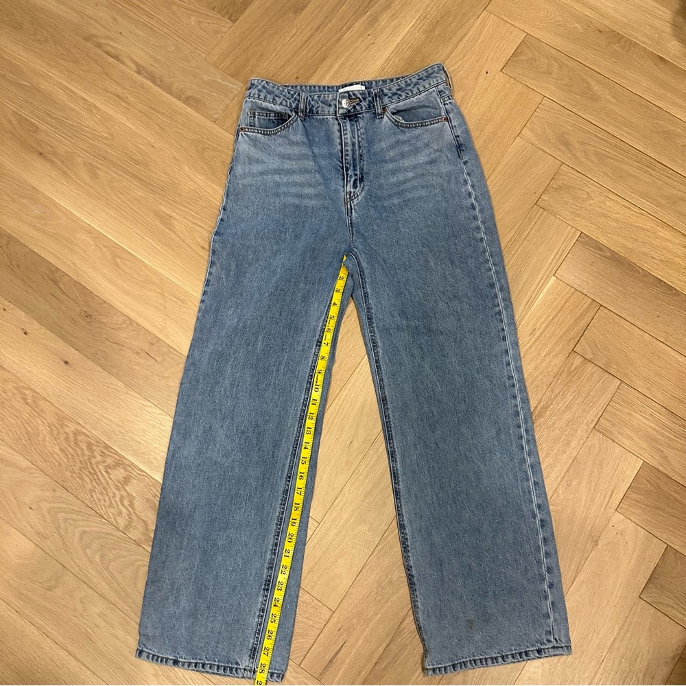 H&M Petite Wide Leg Jeans in Size 10. Medium Wash. Good Used Condition.